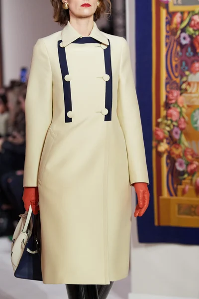 Look 43